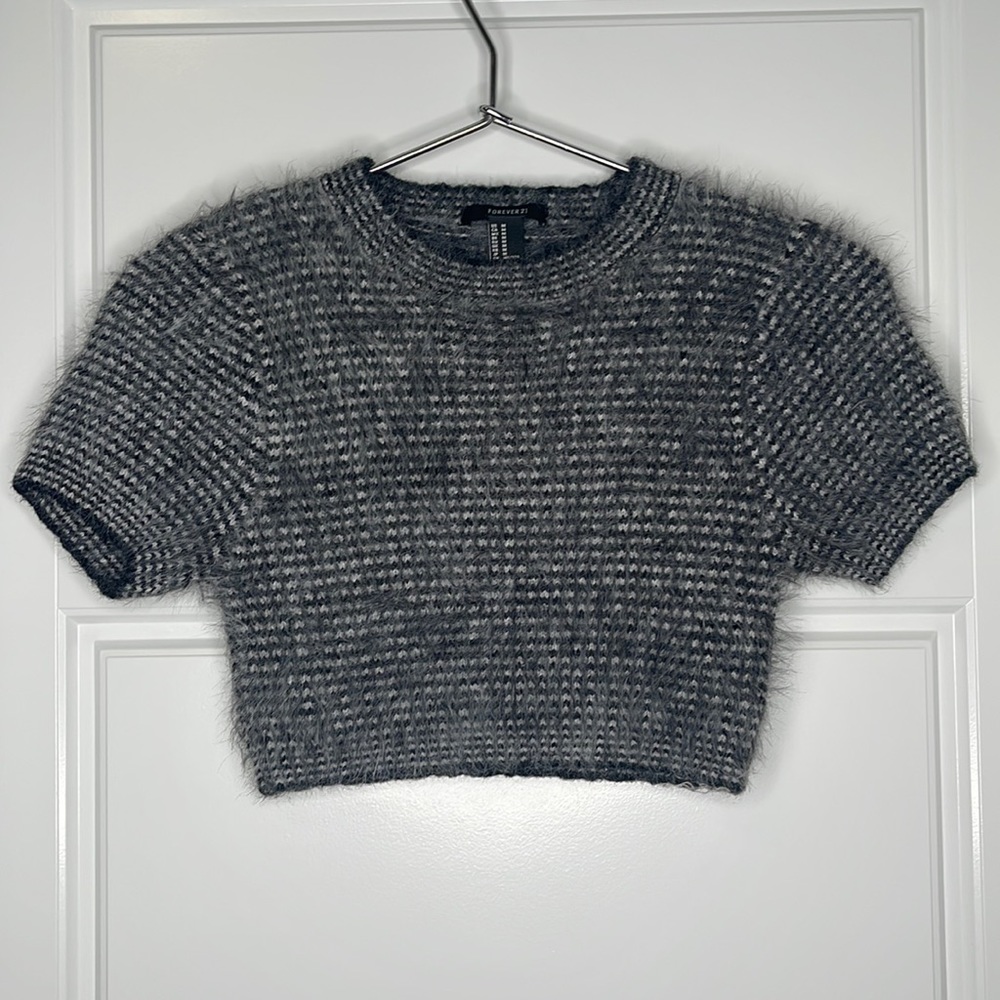 Forever 21 Cropped fuzzy top | Charcoal grey | Size Medium M